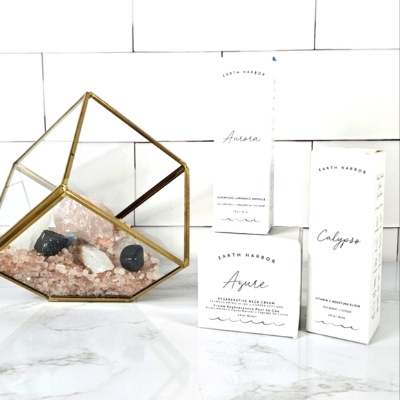 Earth Harbor Bundle - NIB - Picture 3 of 7